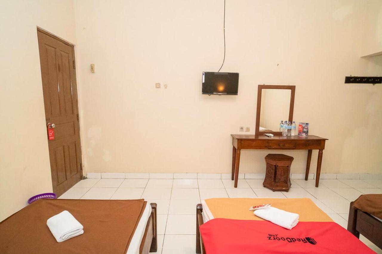 Reddoorz Near Kampus 3 Uty Yogyakarta Hotel Exterior photo